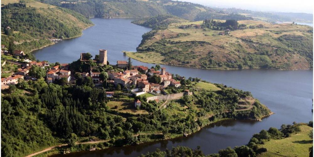 Hebergement A La Campagne - Village En Bord De Lac Saint-Jean-Saint-Maurice-sur-Loire Zewnętrze zdjęcie